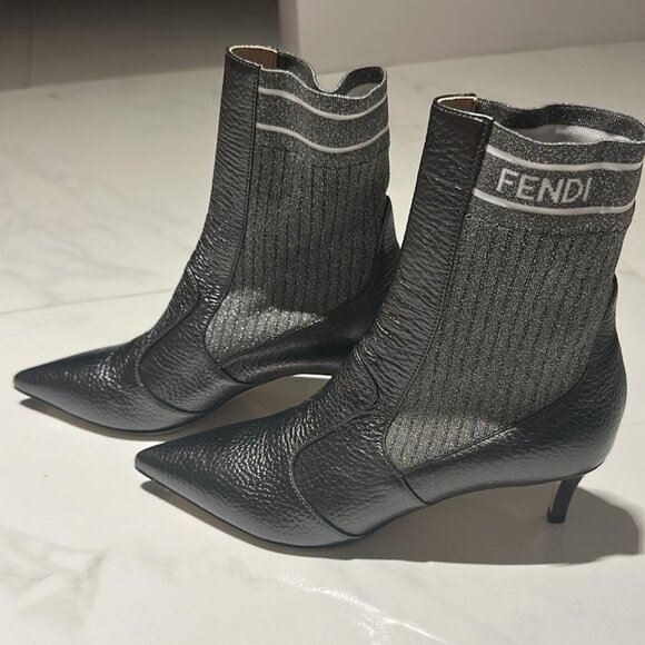 Fendi Rockoko Stretch Leather Pointy Toe Ankle Heels Boots SIZE 38 - Picture 1 of 10
